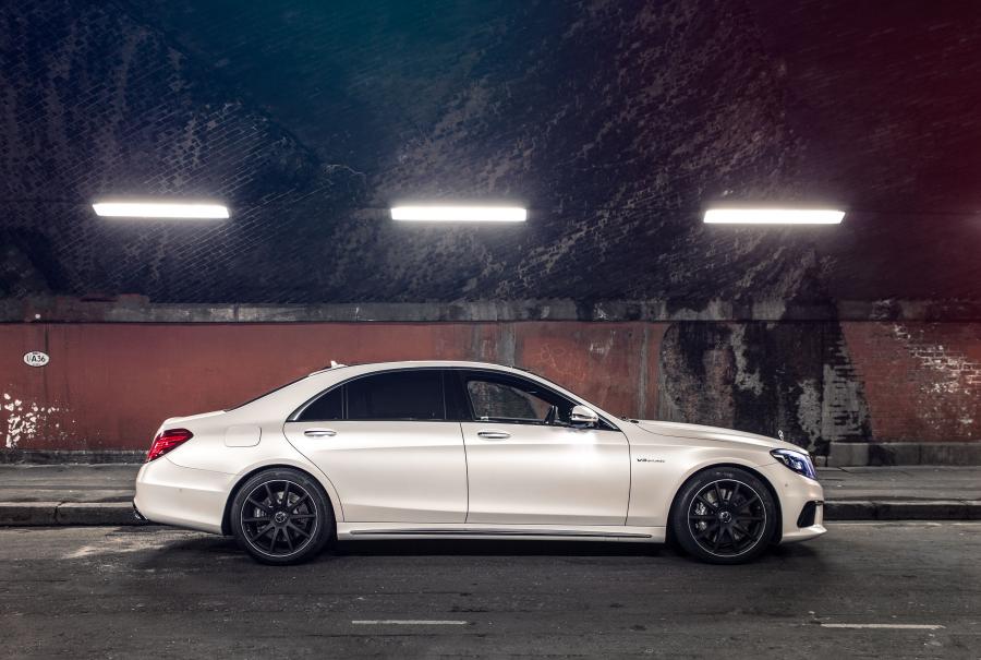  Mercedes-Benz S63 AMG 2013 года  (UK) (фото 19 из 34)